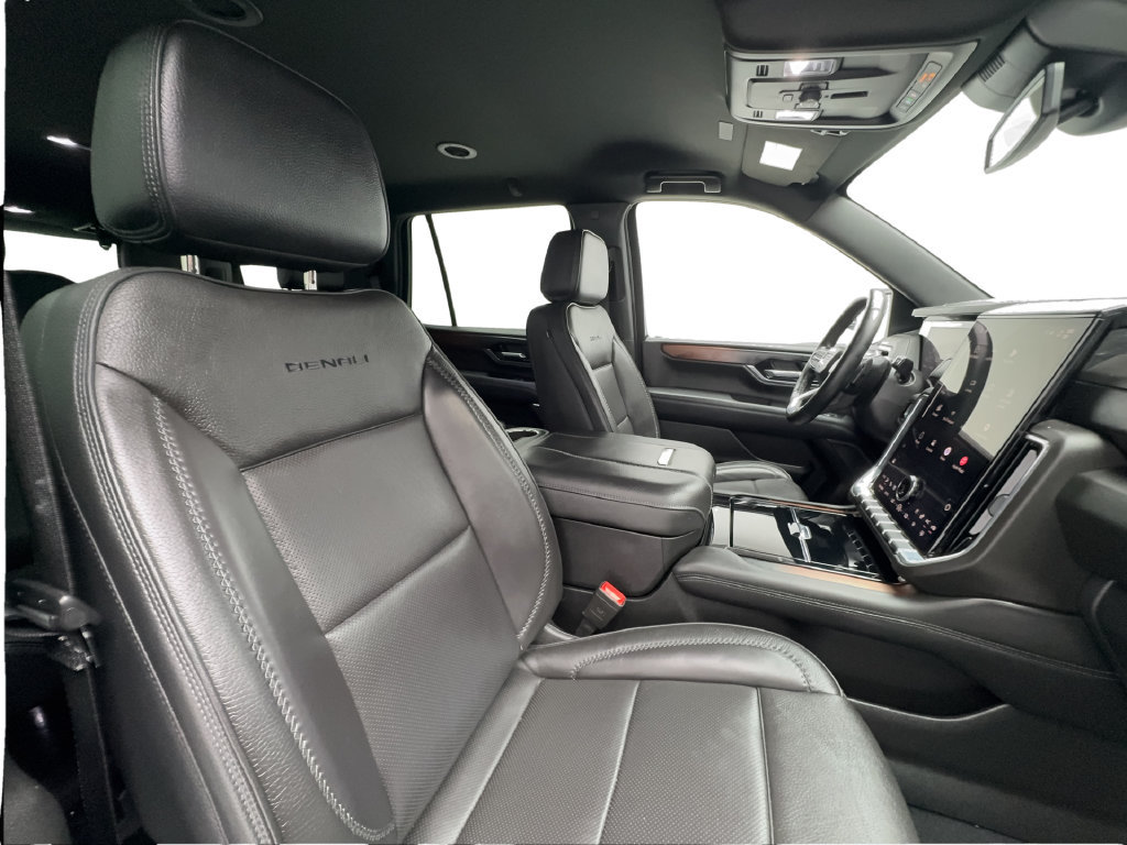 Used 2025 GMC Yukon Denali AWD/4WD image 34