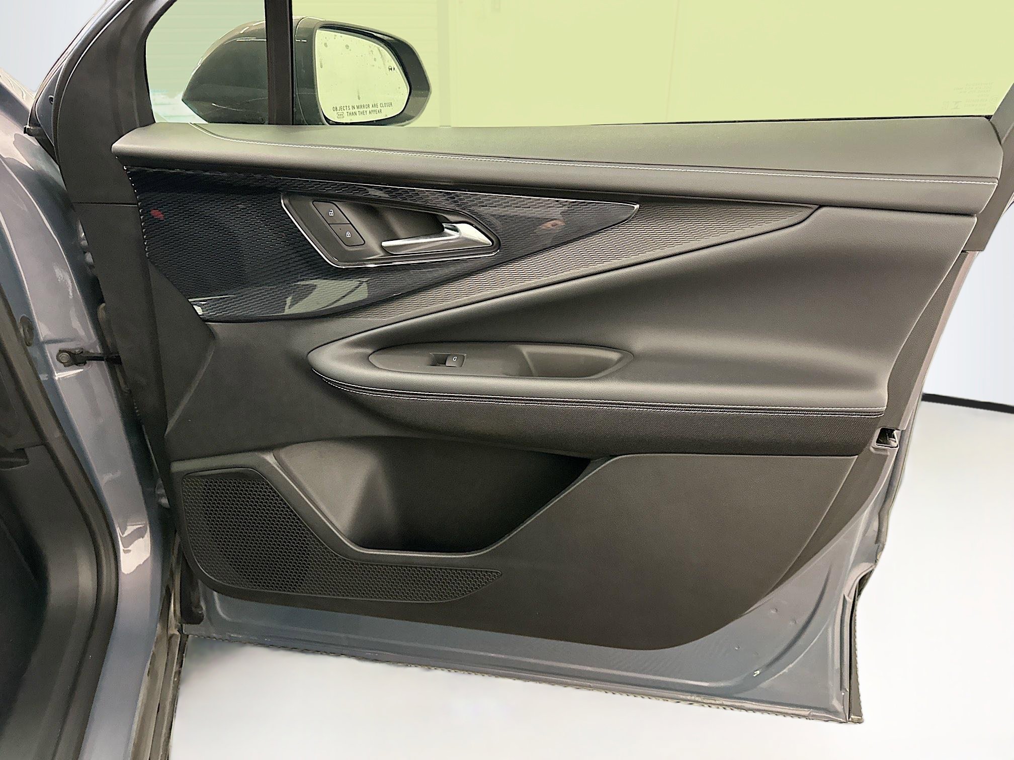 Used 2024 Chevrolet Blazer EV LT image 35