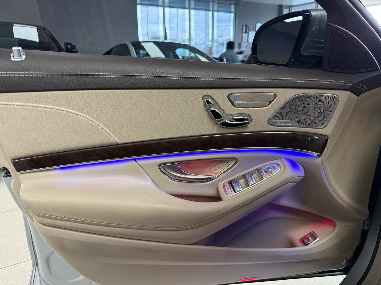 Used 2019 Mercedes-Benz S 560 Sedan image 9