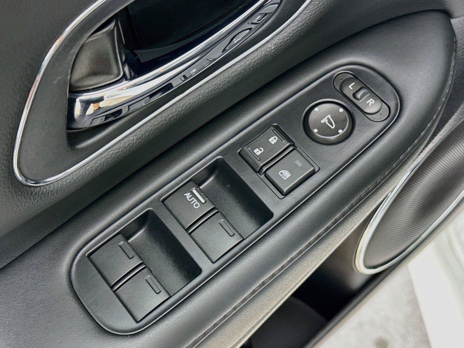 Used 2020 Honda HR-V Touring image 22