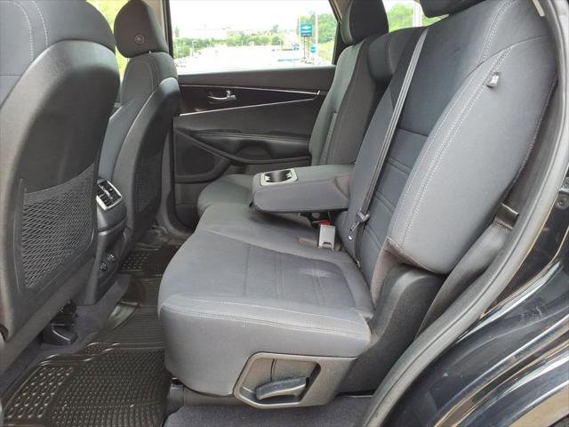 Used 2018 Kia Sorento AWD image 11