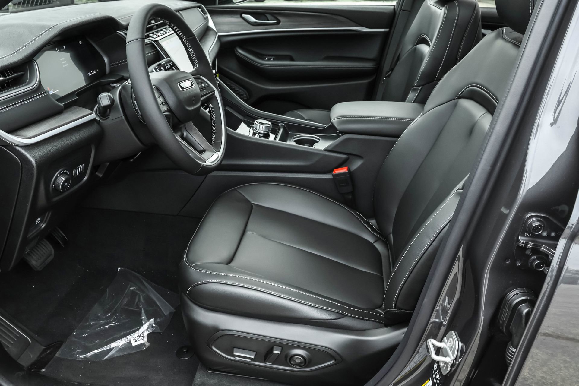 New 2025 Jeep Grand Cherokee Limited image 23