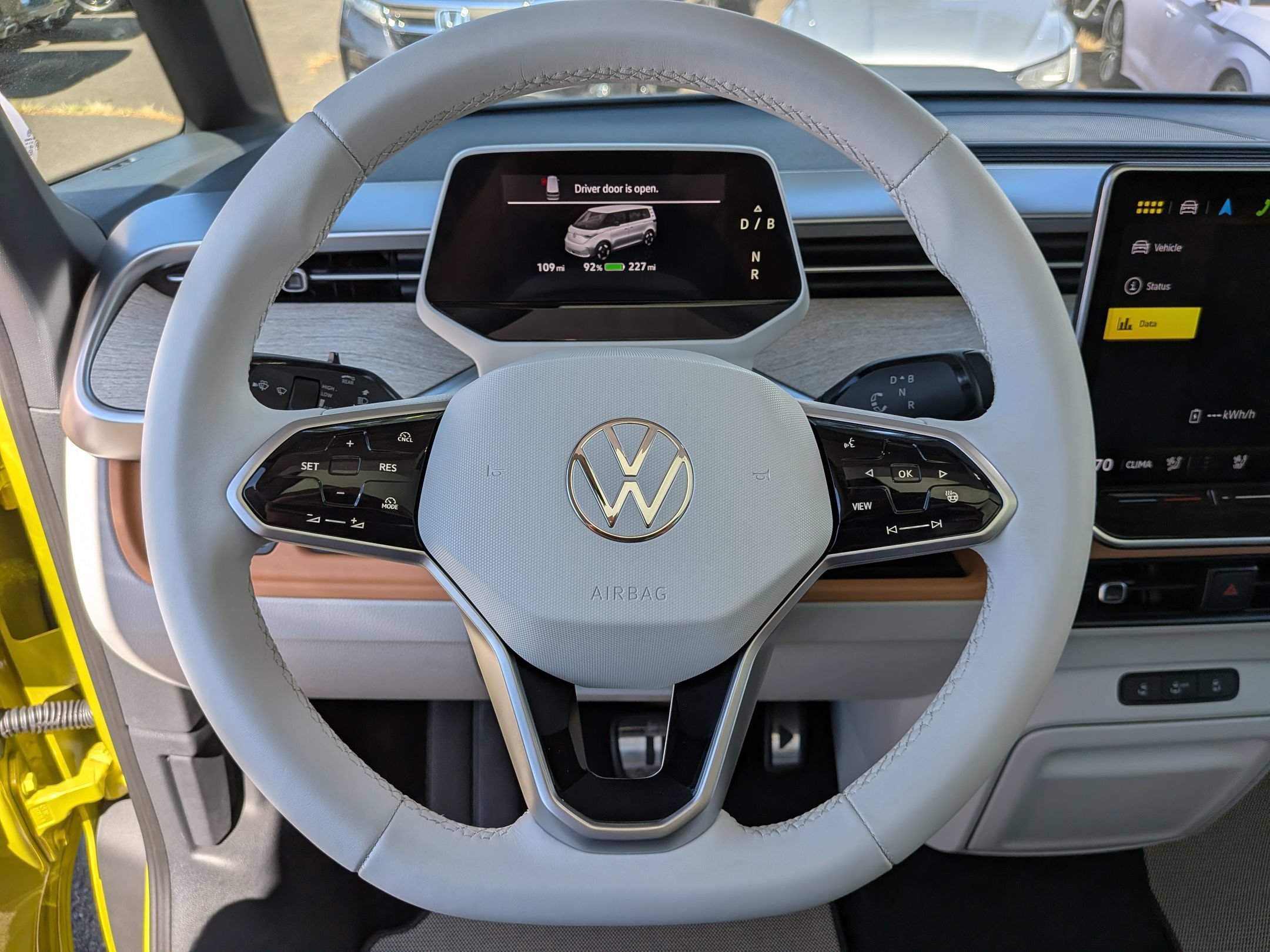 New 2025 Volkswagen ID. Buzz 1st Edition AWD/4WD image 14
