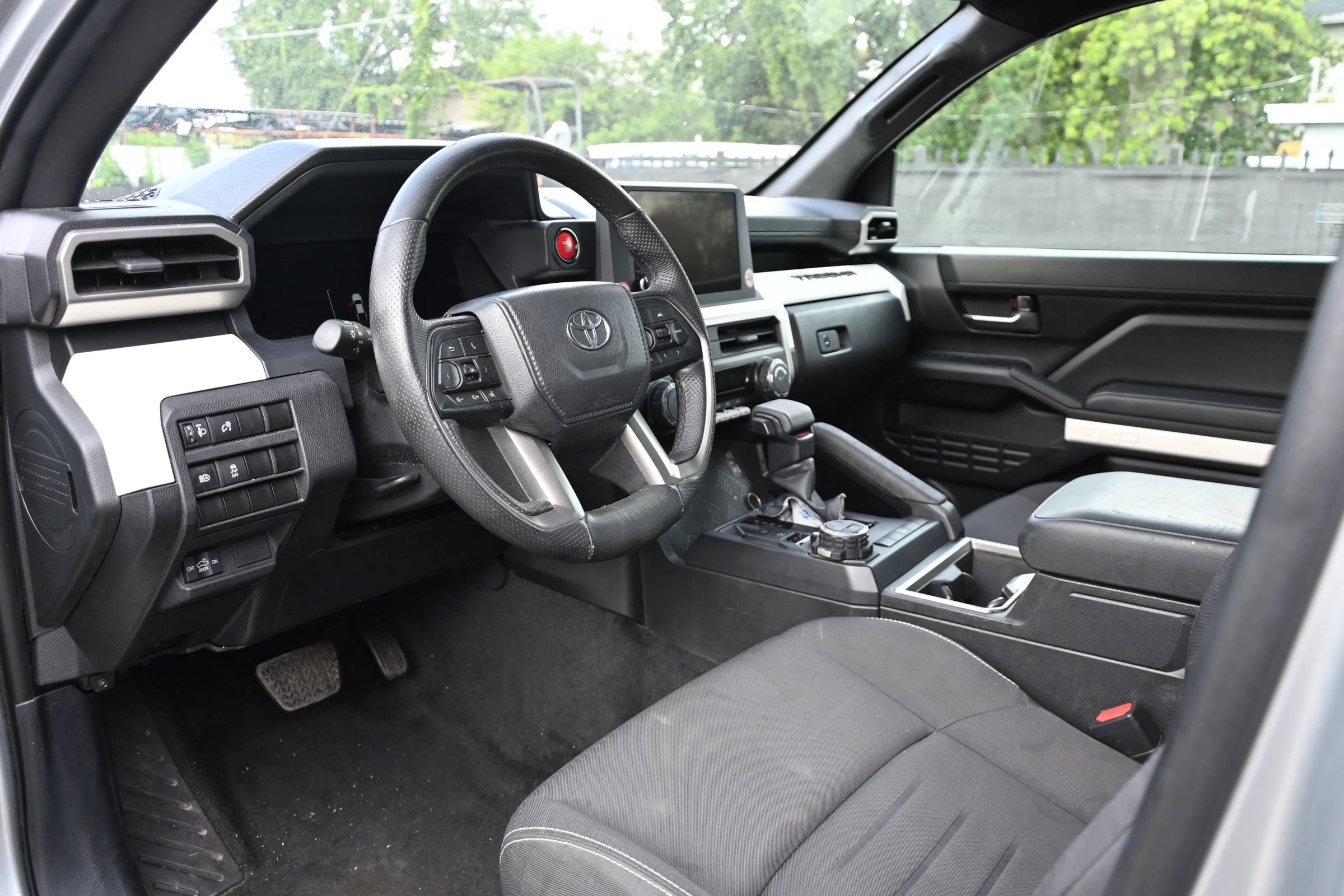 Used 2024 Toyota Tacoma TRD Off-Road AWD/4WD image 11