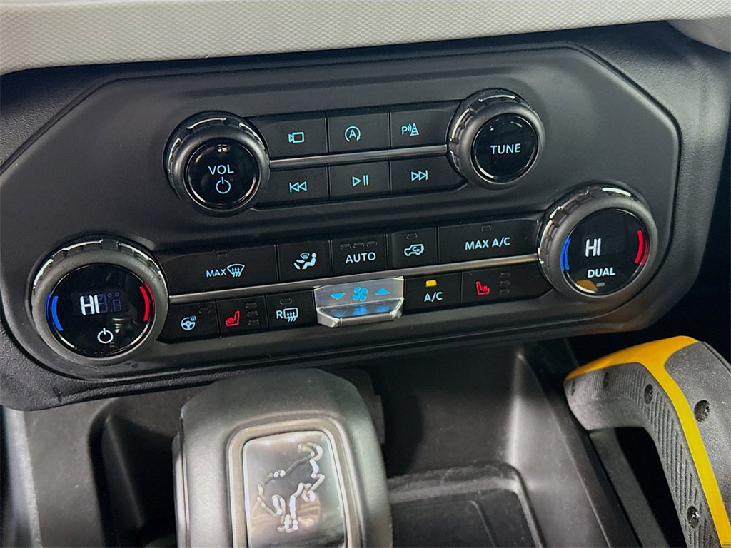 Used 2023 Ford Bronco Badlands image 17