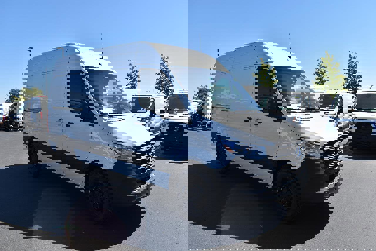 New 2025 Mercedes-Benz Sprinter 2500 image 3