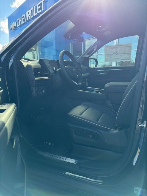 New 2026 Chevrolet Suburban Premier image 5