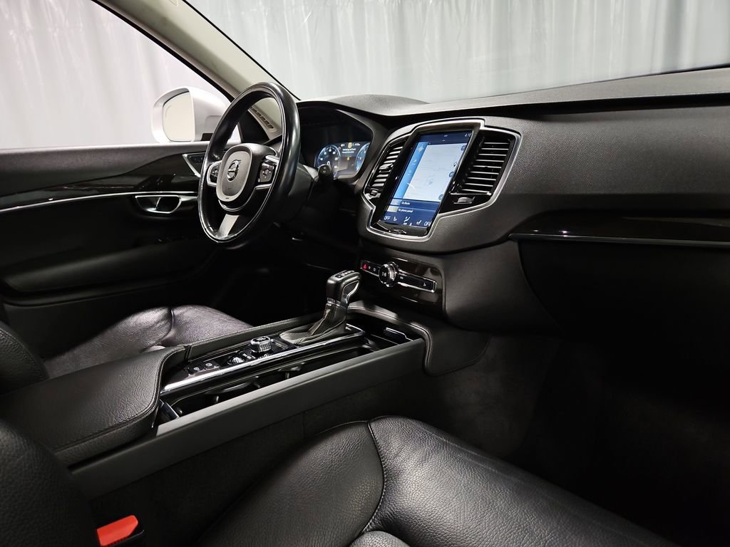 Used 2018 Volvo XC90 T6 Momentum w/ Convenience Package image 29