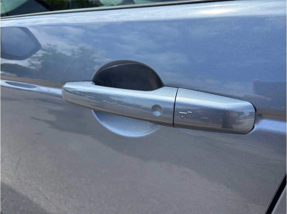 Used 2021 Land Rover Discovery Sport SE image 17