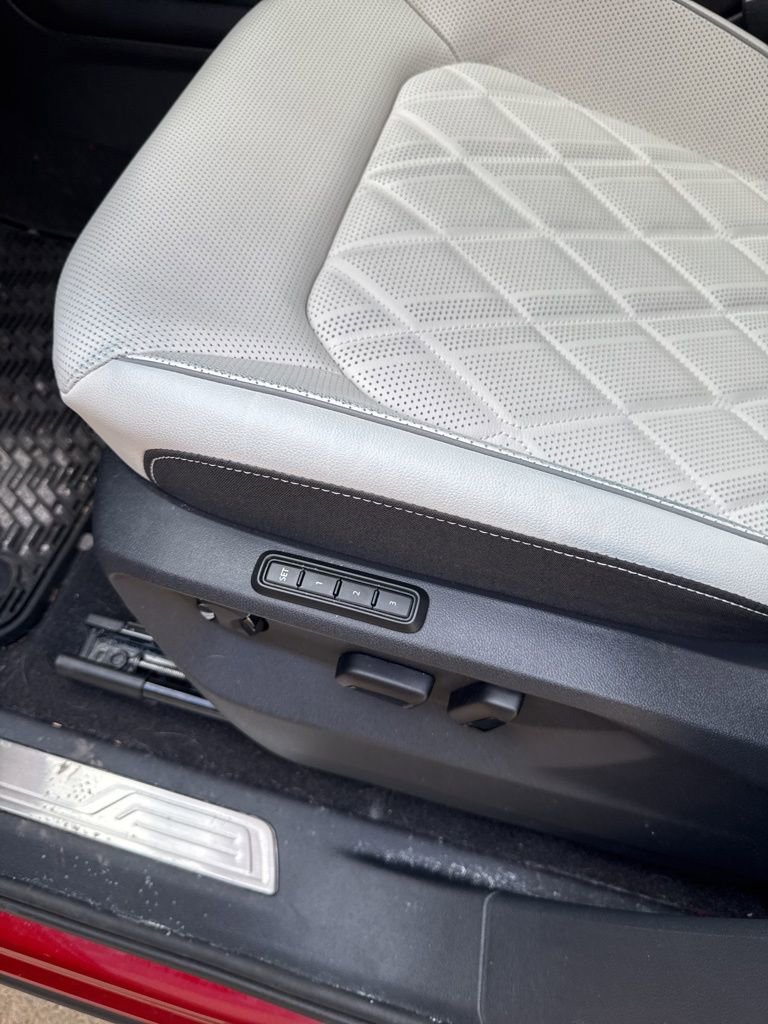 Used 2024 Volkswagen Atlas Cross Sport SEL Premium R-Line image 10