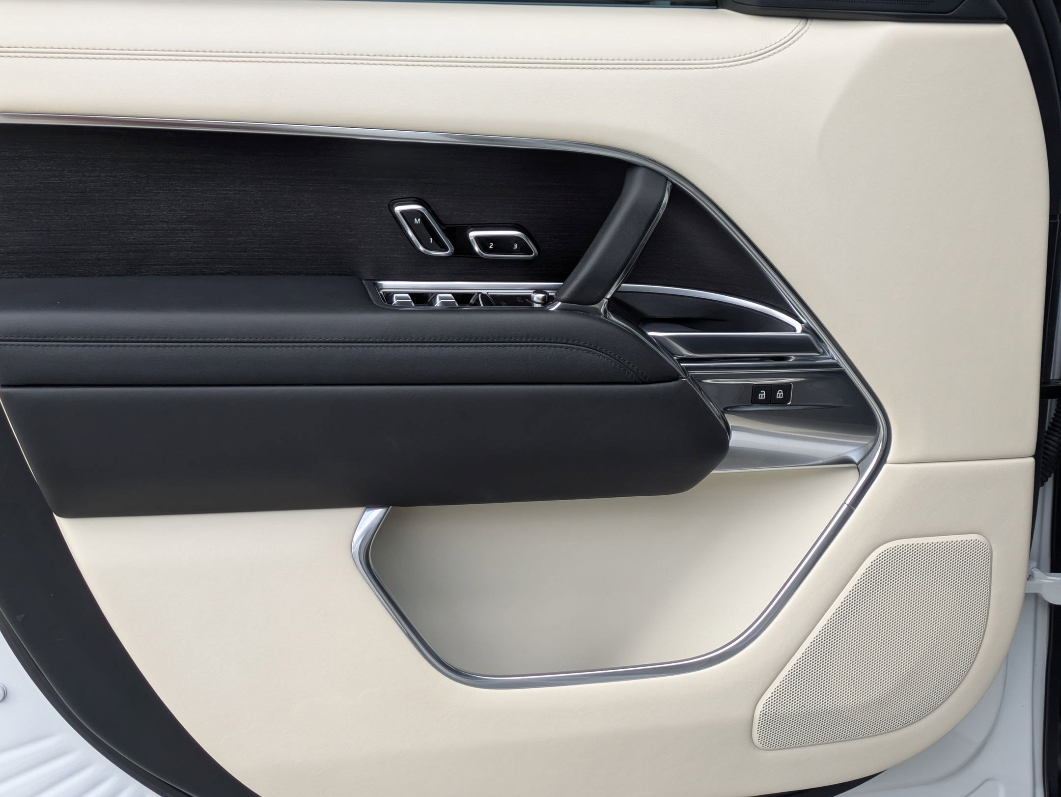 Certified 2022 Land Rover Range Rover Long Wheelbase SE image 12