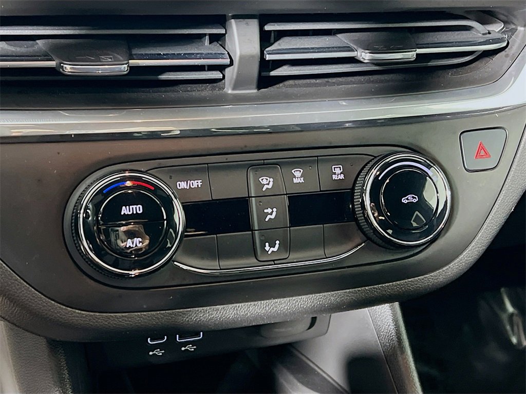 Used 2024 Buick Envista Preferred w/ Convenience II Package image 15