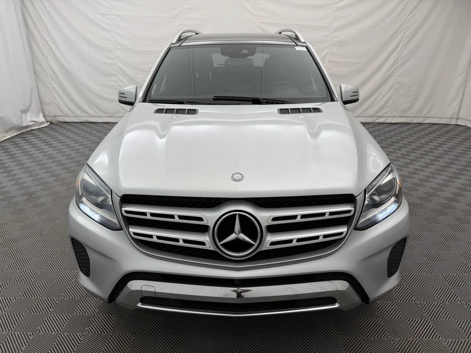 Used 2017 Mercedes-Benz GLS 450 4MATIC image 3