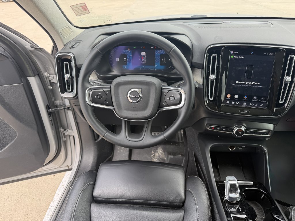 Used 2023 Volvo XC40 B5 Plus w/ Driver Assist Package AWD/4WD image 7