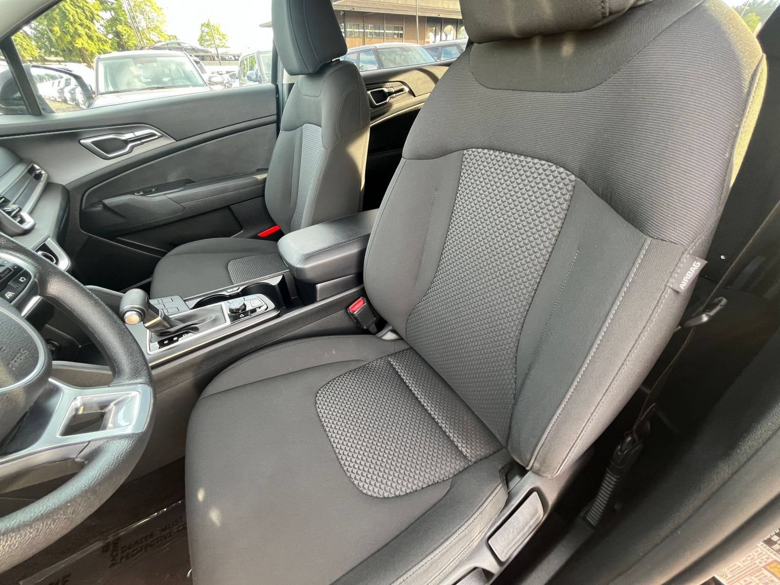 Used 2025 Kia Sportage LX FWD image 36