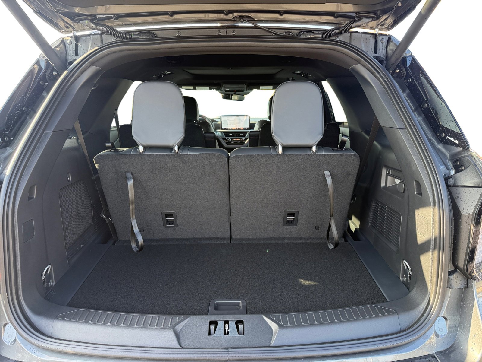 New 2026 Ford Explorer ST-Line w/ ST-Line Street Pack image 17