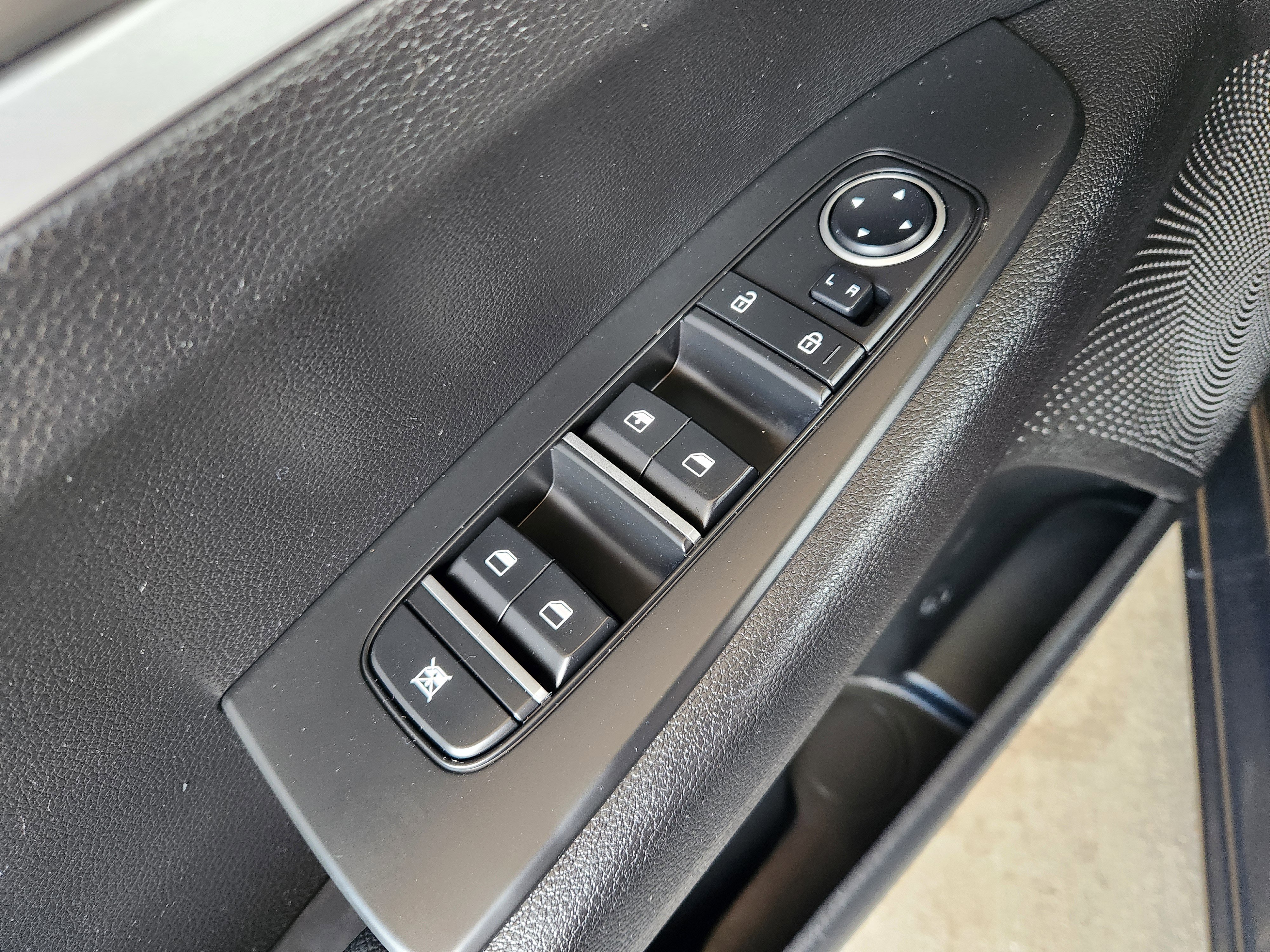 Used 2023 Kia Forte LX image 24