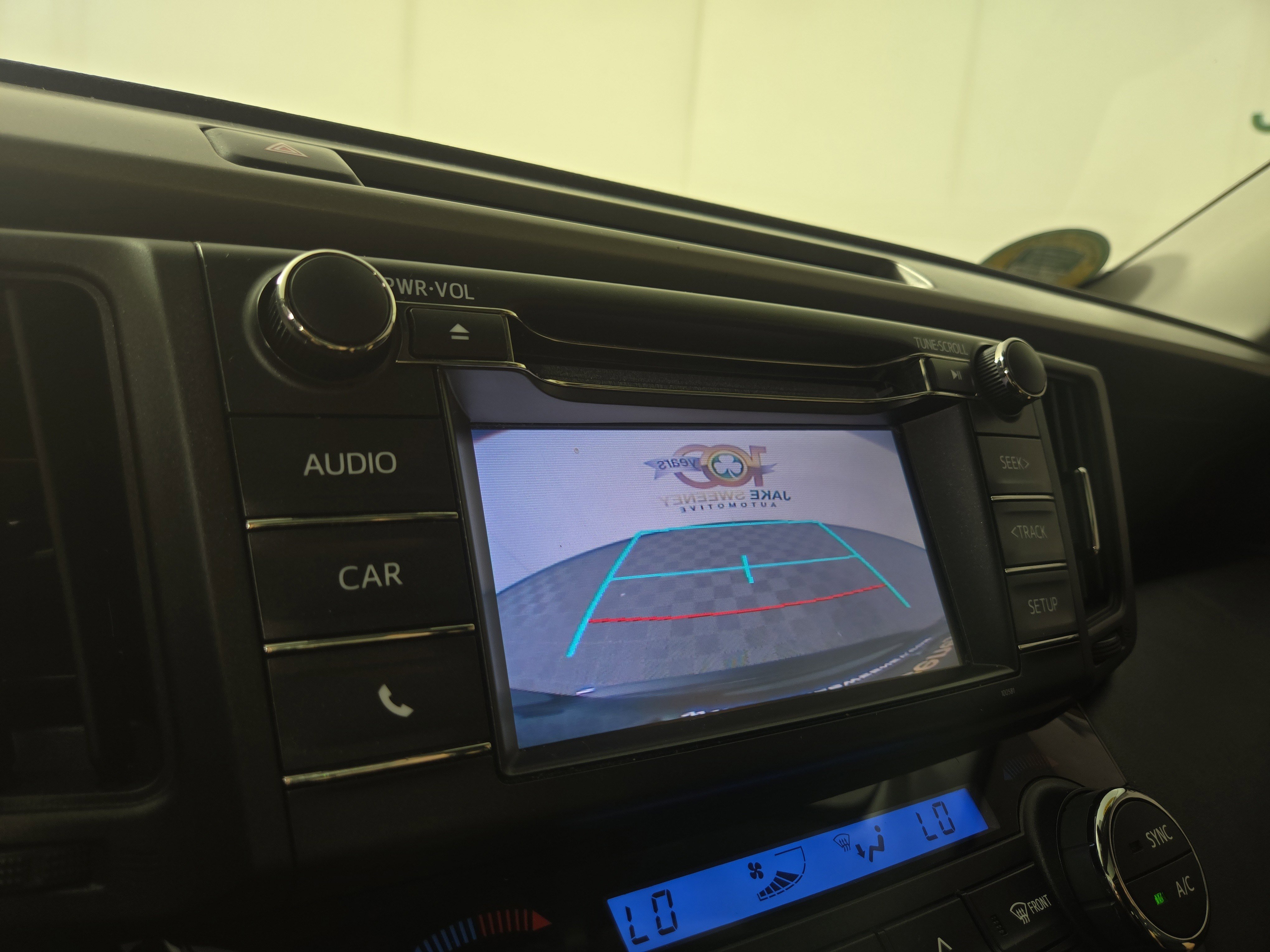 Used 2018 Toyota RAV4 XLE AWD/4WD image 19