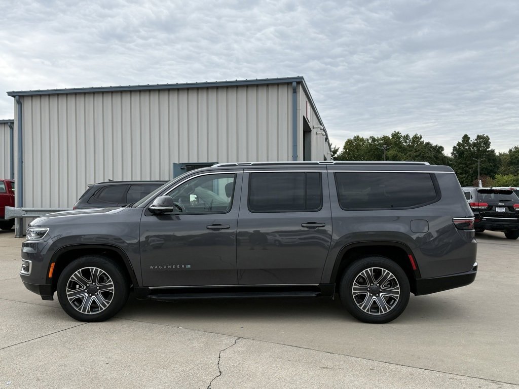Used 2024 Jeep Wagoneer L Series II w/ Flexible Seating Group image 4