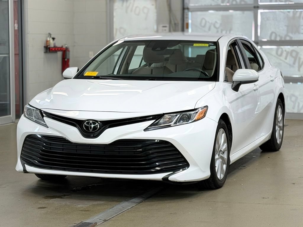 Used 2020 Toyota Camry LE FWD image 3