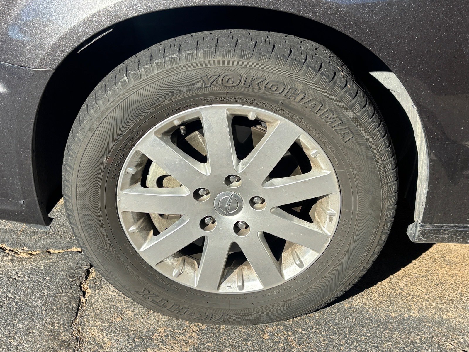 Used 2015 Chrysler Town & Country LX FWD image 5