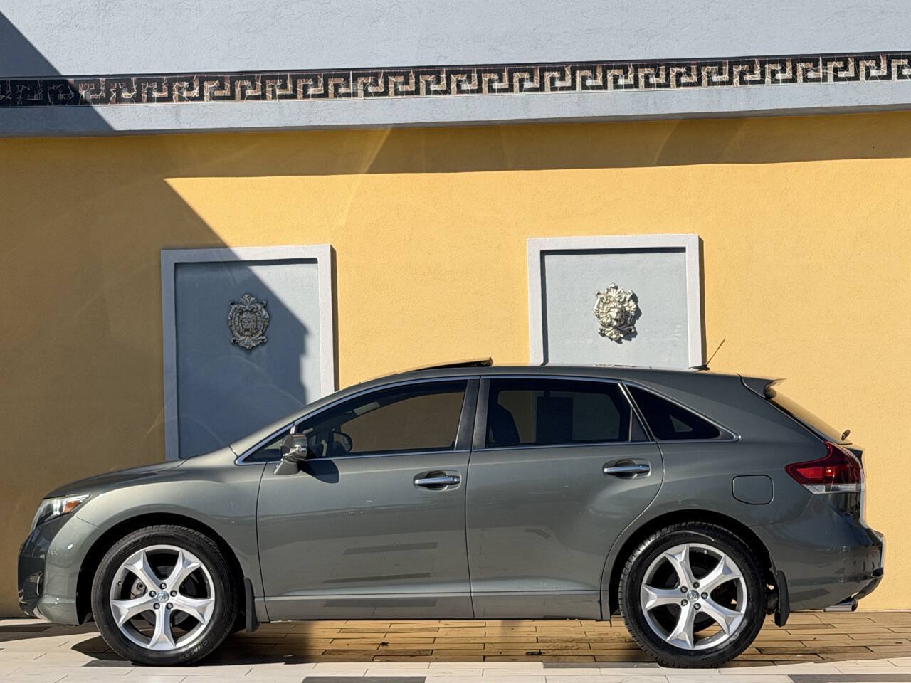 Used 2013 Toyota Venza Limited FWD image 8