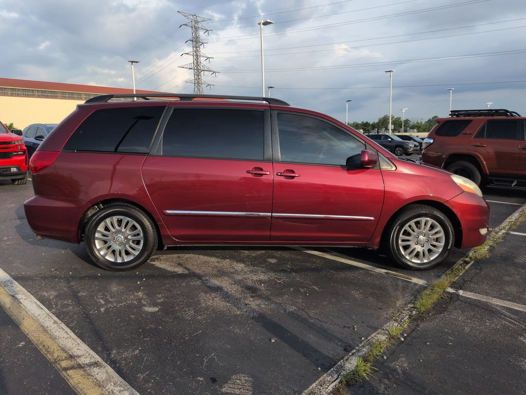 Used 2009 Toyota Sienna XLE FWD image 7
