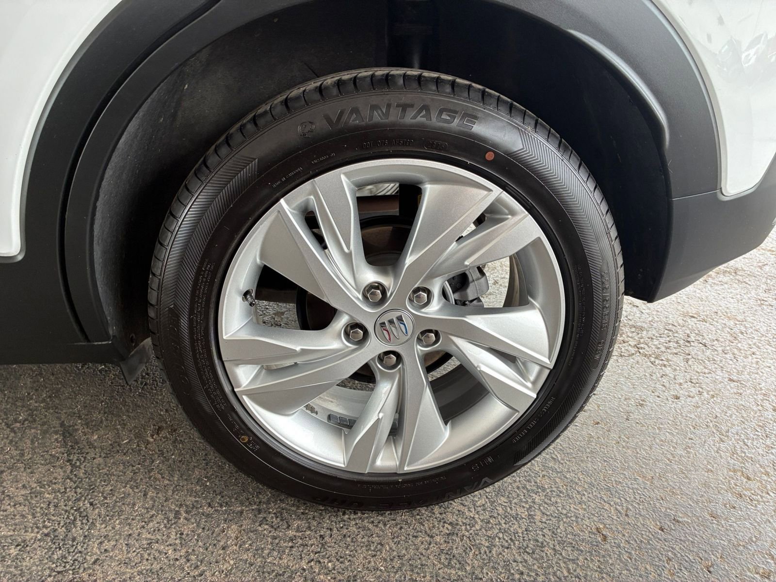 Used 2025 Buick Encore GX Preferred FWD image 29