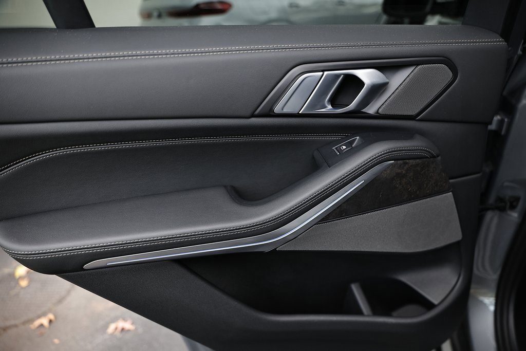 Used 2025 BMW X5 sDrive40i w/ Climate Comfort Package image 25