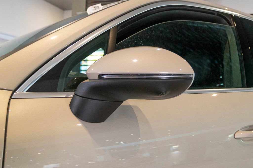 Certified 2026 Porsche Cayenne AWD/4WD image 12