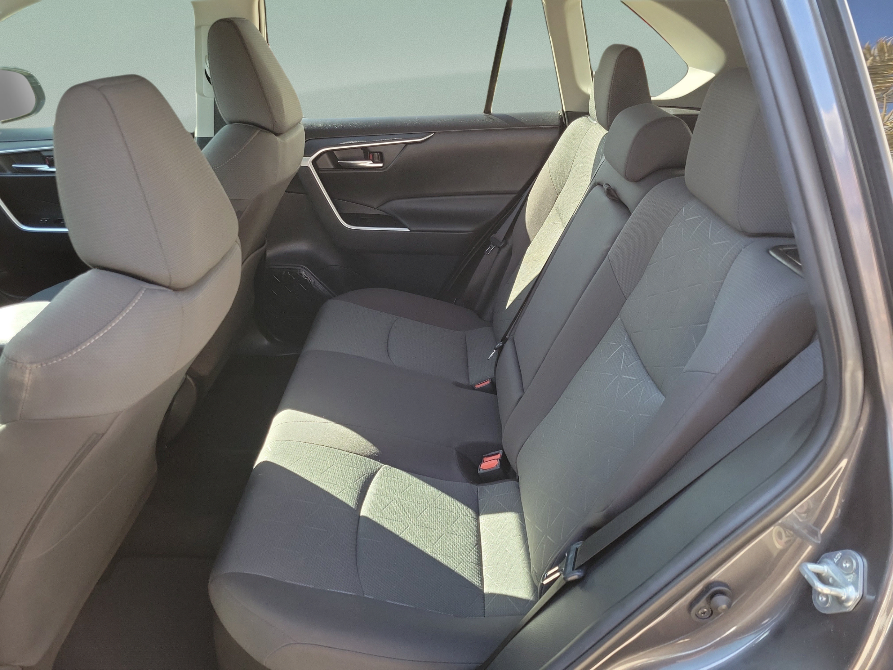 Used 2021 Toyota RAV4 XLE AWD/4WD image 23