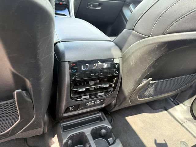 Used 2024 Jeep Grand Cherokee L Limited w/ Luxury Tech Group II AWD/4WD image 16