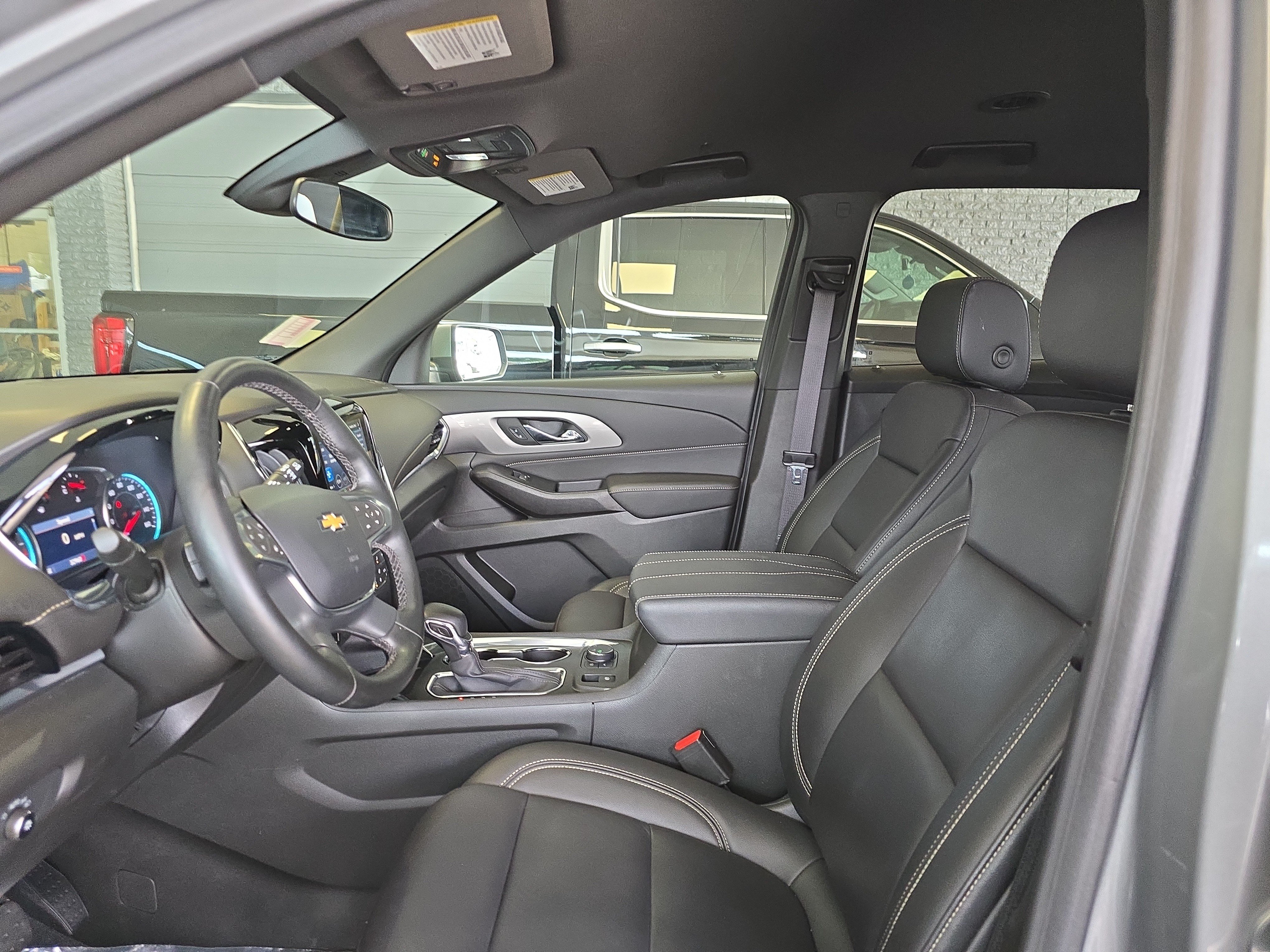 Used 2023 Chevrolet Traverse LT AWD/4WD image 12