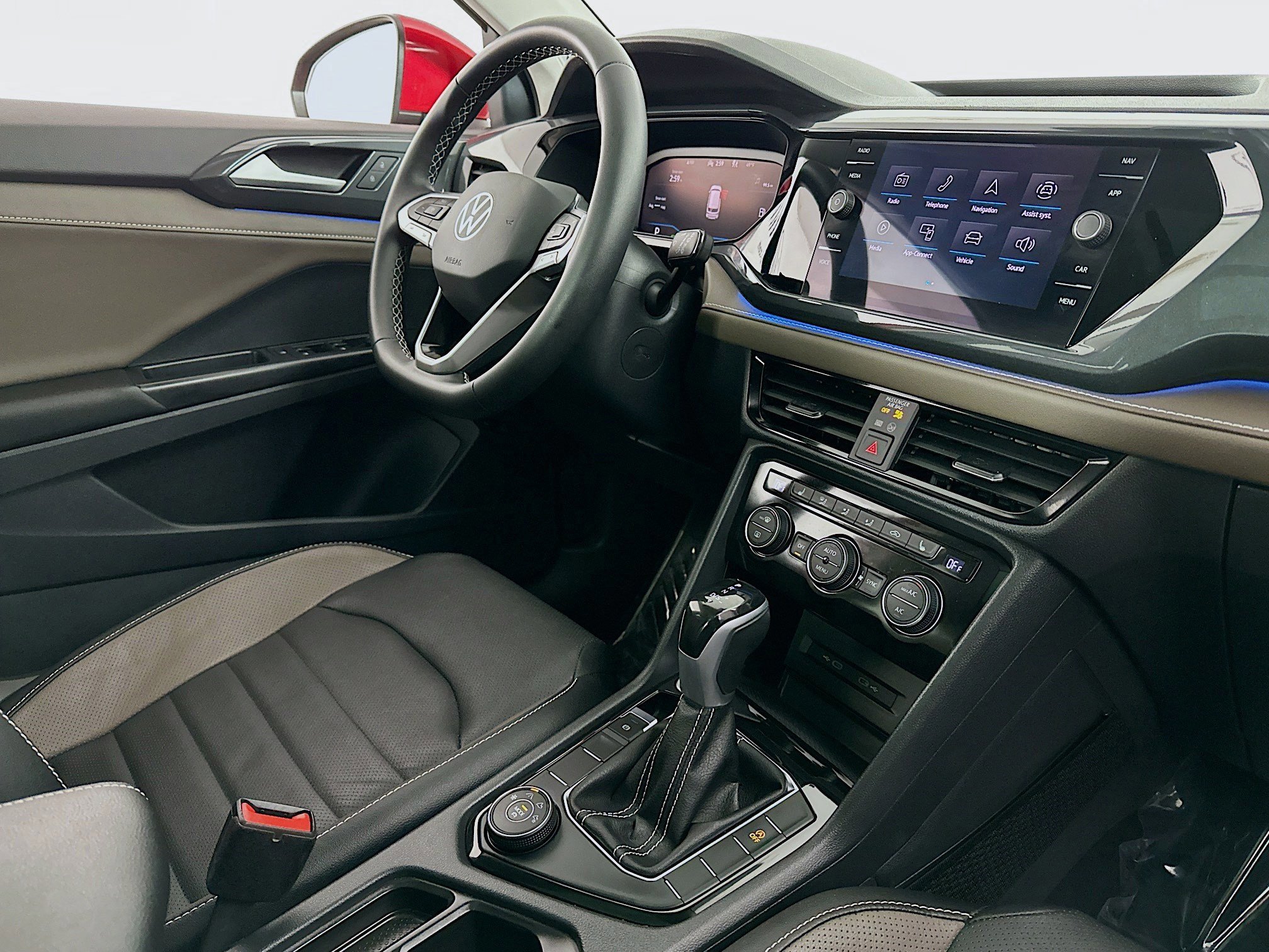 Used 2023 Volkswagen Taos SEL image 31