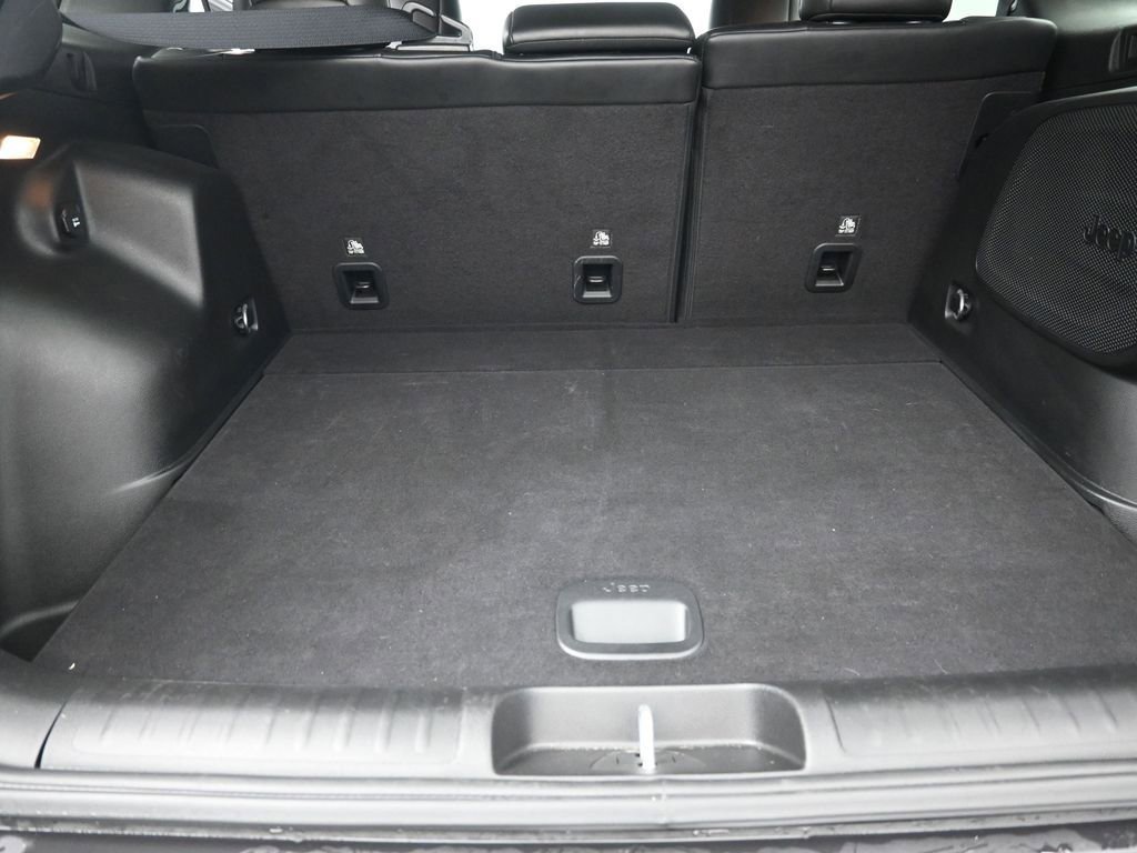 Used 2022 Jeep Cherokee Limited image 24