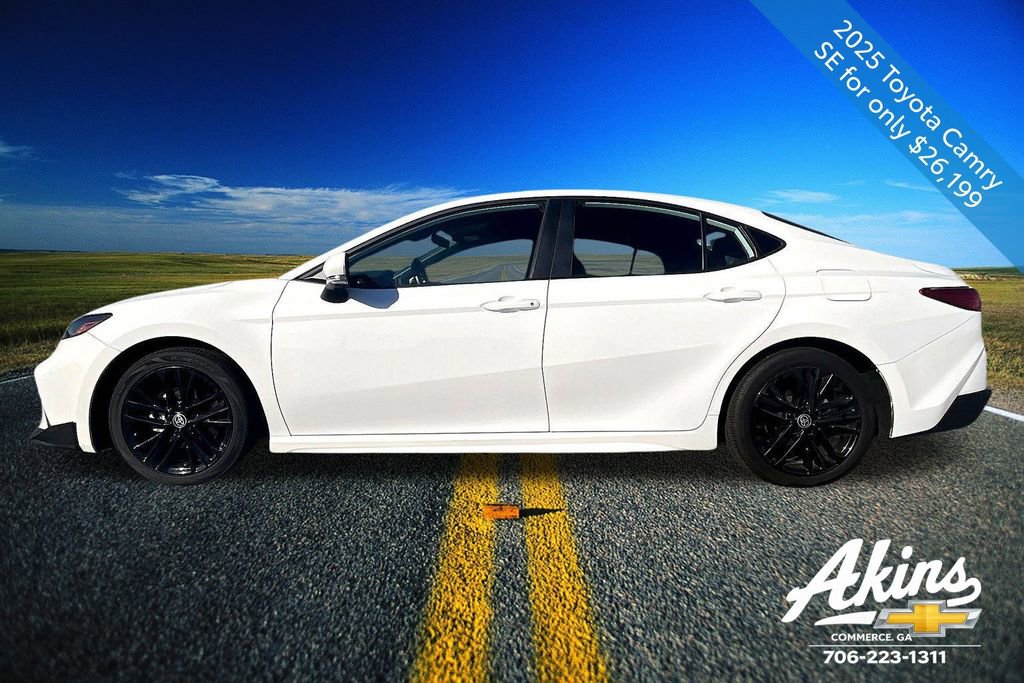 Used 2025 Toyota Camry SE image 15