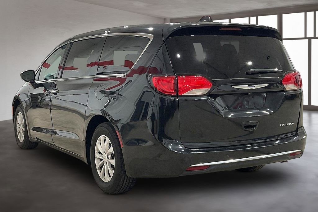 Used 2018 Chrysler Pacifica Touring Plus image 13