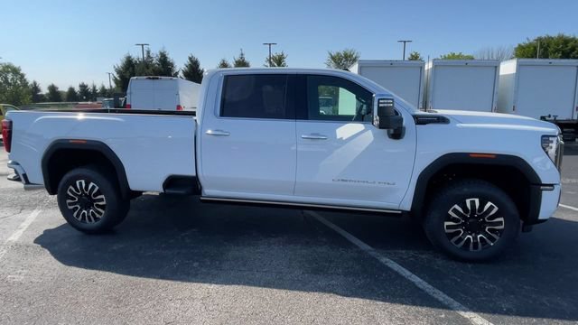 New 2026 GMC Sierra 3500 Denali Ultimate AWD/4WD image 3