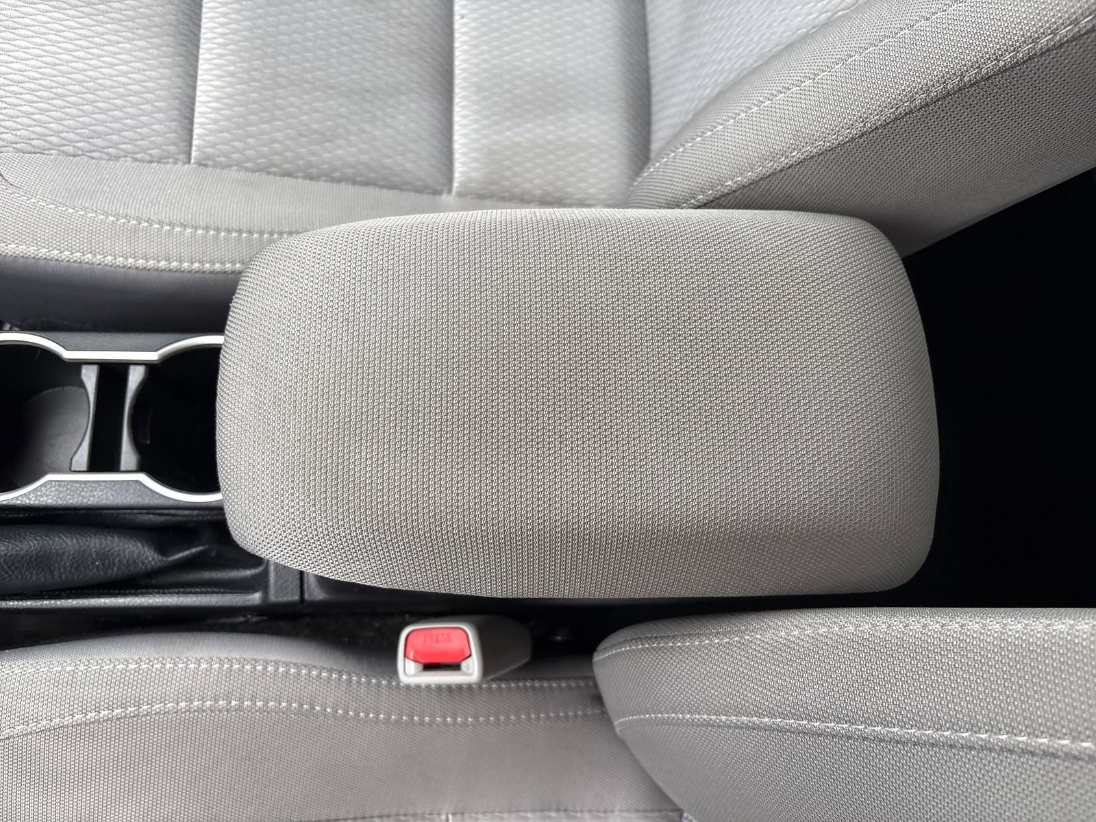 Used 2015 Toyota Corolla LE FWD image 26