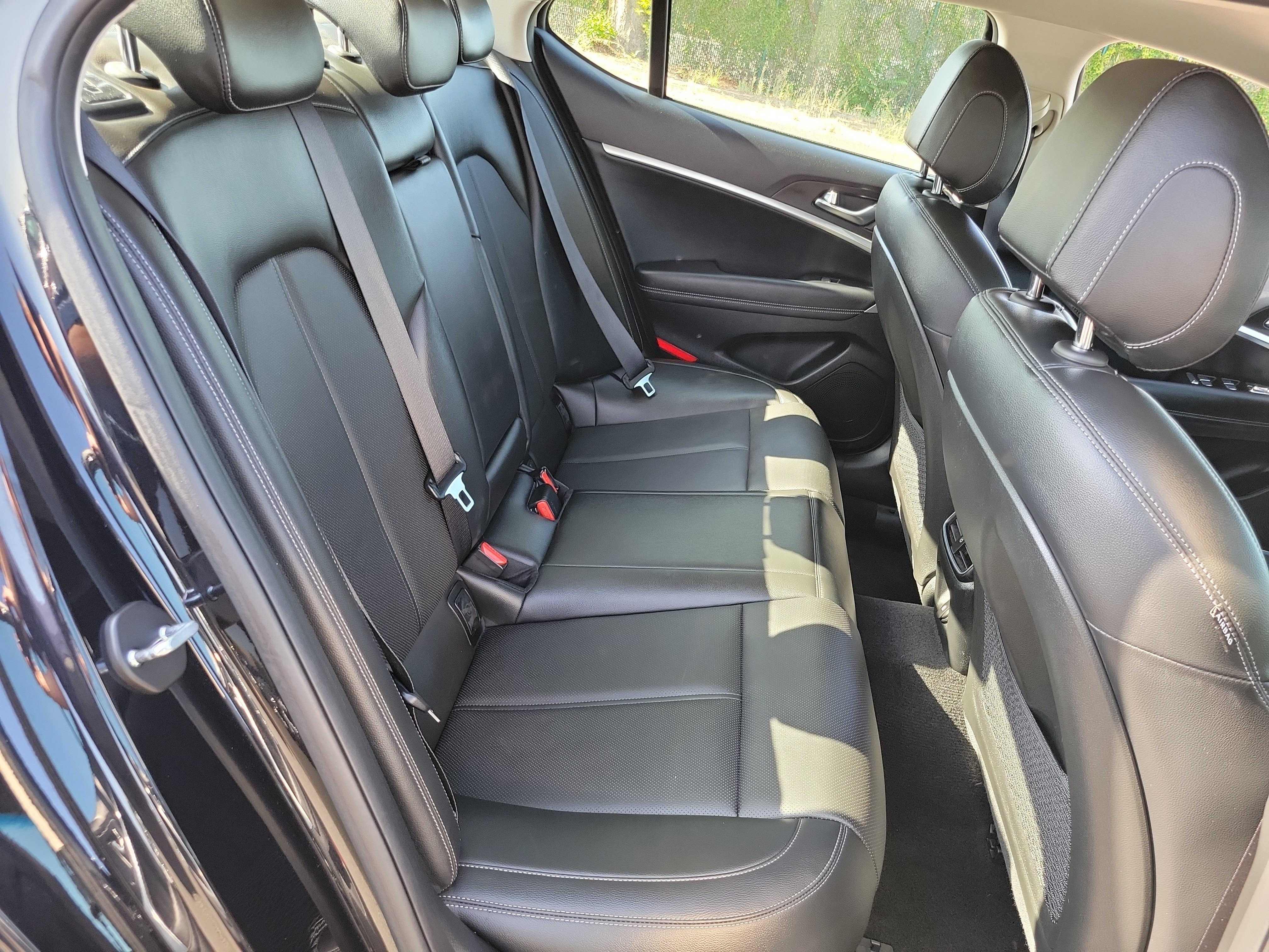 Certified 2023 Genesis G70 2.0T RWD image 24