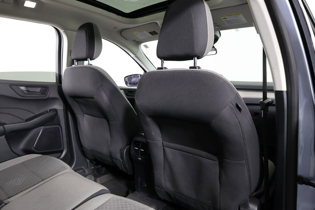 Used 2022 Ford Escape SE w/ SE Sport Appearance Package image 19