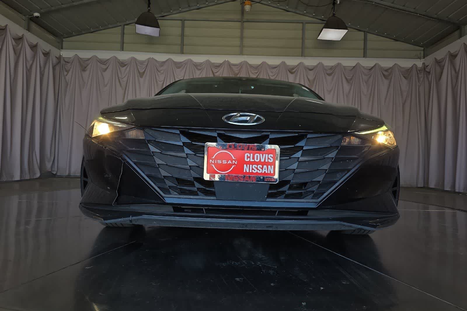 Used 2023 Hyundai Elantra SEL w/ Convenience Package FWD image 11