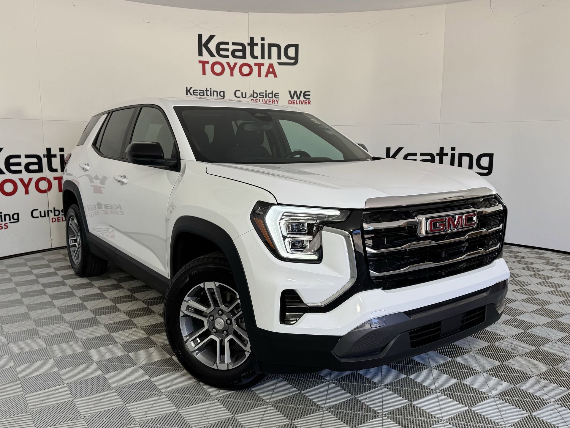Used 2025 GMC Terrain Elevation FWD image 3