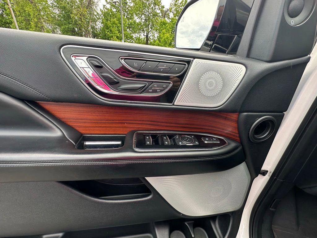 Used 2018 Lincoln Navigator L Reserve w/ Technology Package AWD/4WD image 25