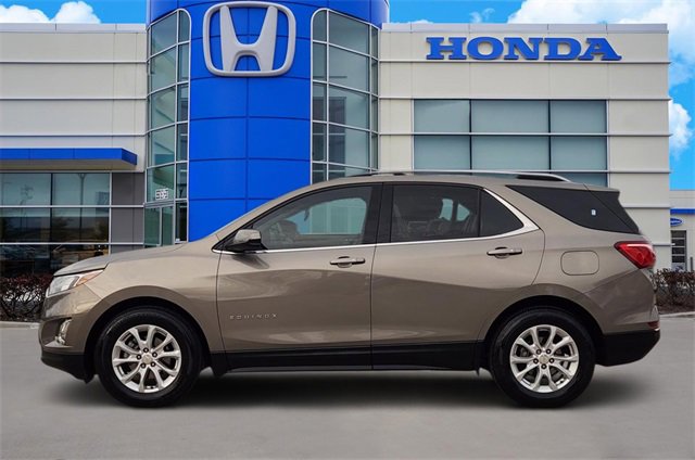 Used 2019 Chevrolet Equinox LT w/ Sun & Navigation Package image 3