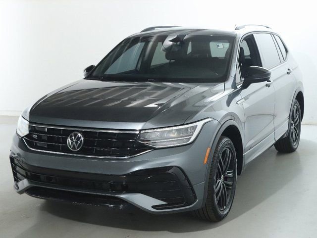 Used 2022 Volkswagen Tiguan SE R-Line image 1