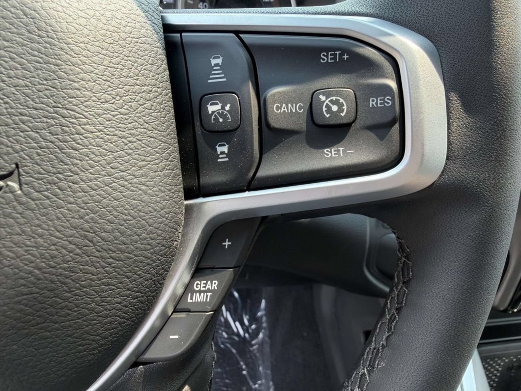 New 2026 RAM 2500 Big Horn AWD/4WD image 22