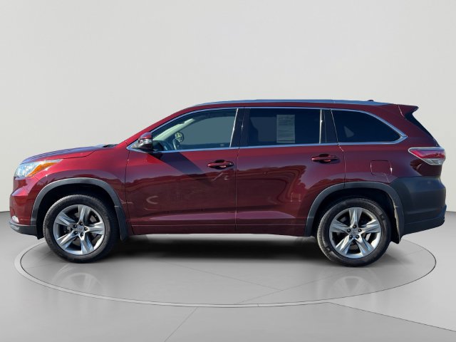Used 2014 Toyota Highlander Limited w/ Driver Technology Package AWD/4WD image 2