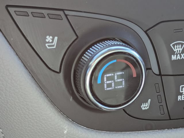 Used 2021 Chevrolet Equinox Premier FWD image 21