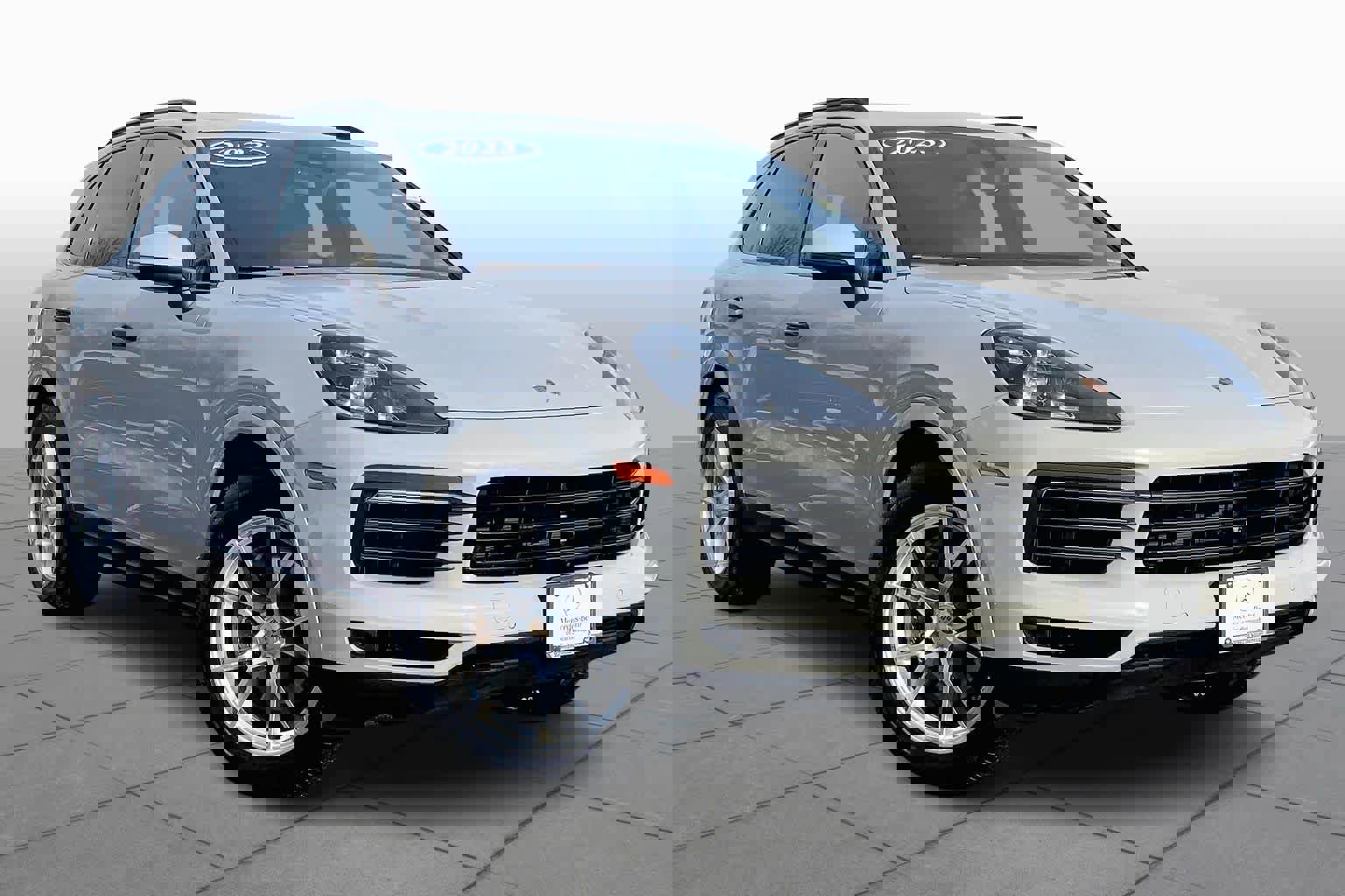 Certified 2022 Porsche Cayenne Platinum Edition image 4
